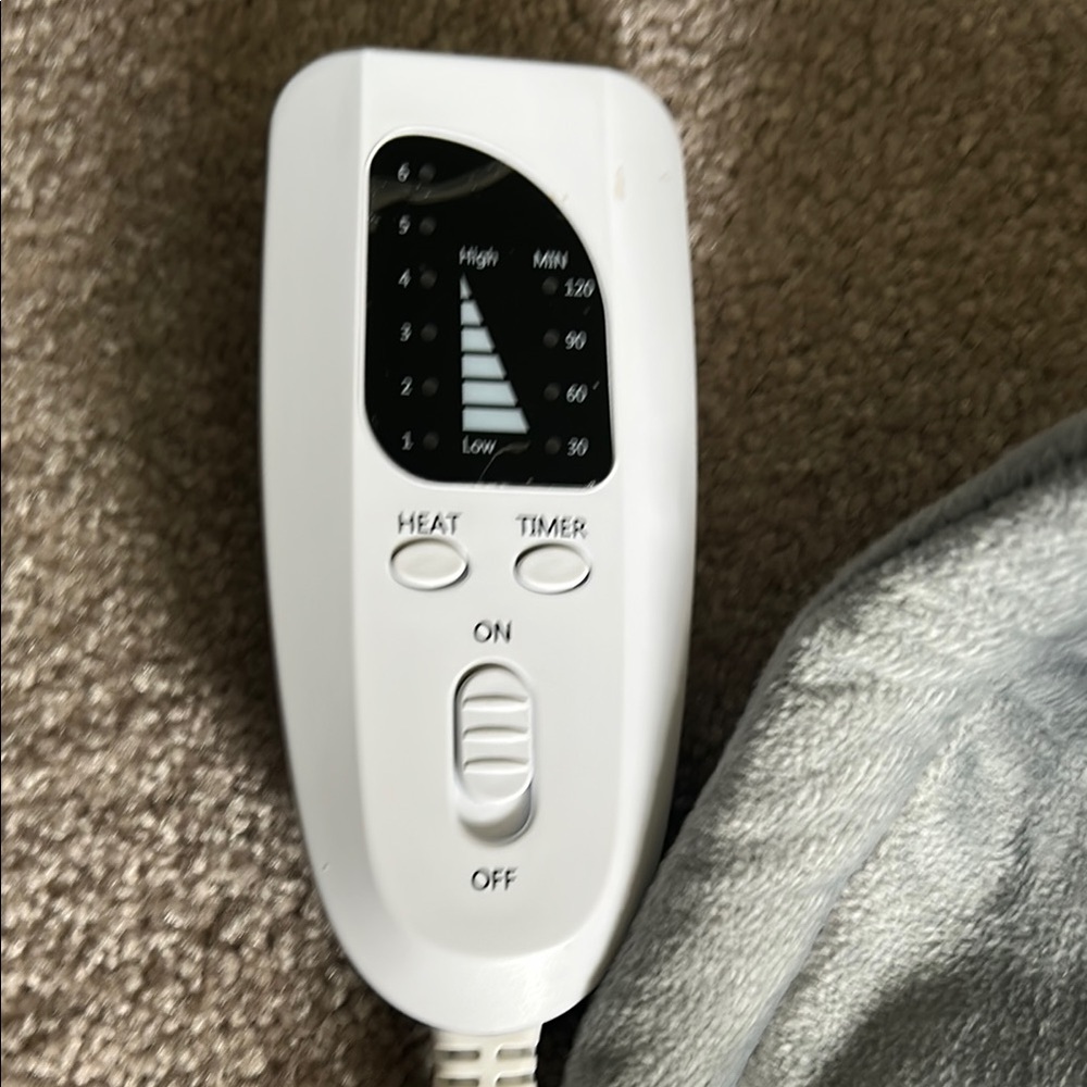 Neck and Shoulder Gray Electric Heating Pad with different levels and a timer - Picture 2 of 6